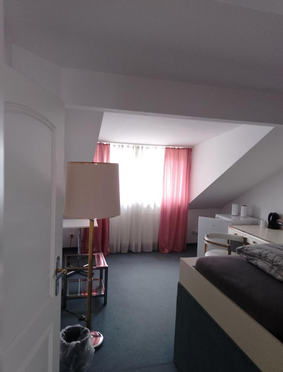 Pension Fuer Monteure In Dresden, Zimmer Mit Eigenem Bad Und Grosser Gemeinschaftskueche Extérieur photo