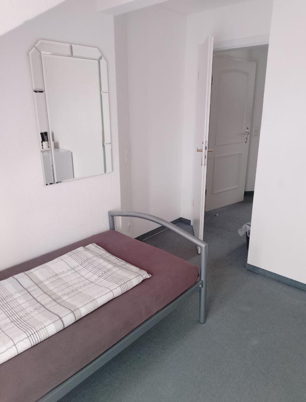 Pension Fuer Monteure In Dresden, Zimmer Mit Eigenem Bad Und Grosser Gemeinschaftskueche Extérieur photo