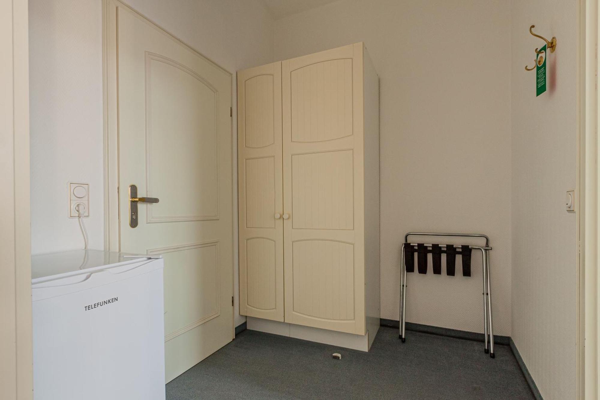 Pension Fuer Monteure In Dresden, Zimmer Mit Eigenem Bad Und Grosser Gemeinschaftskueche Extérieur photo