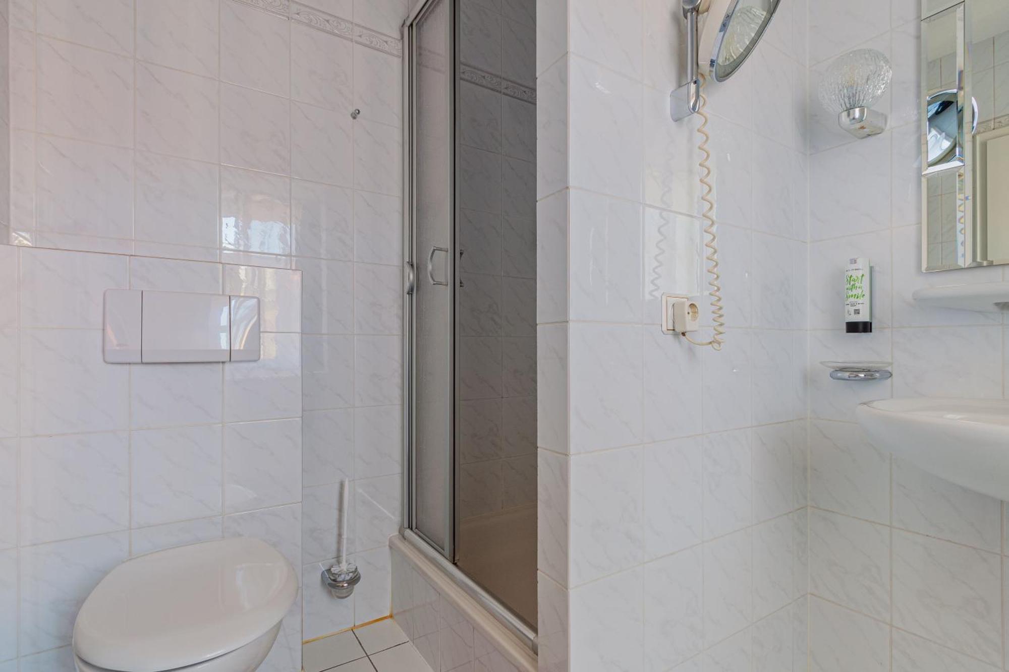 Pension Fuer Monteure In Dresden, Zimmer Mit Eigenem Bad Und Grosser Gemeinschaftskueche Extérieur photo