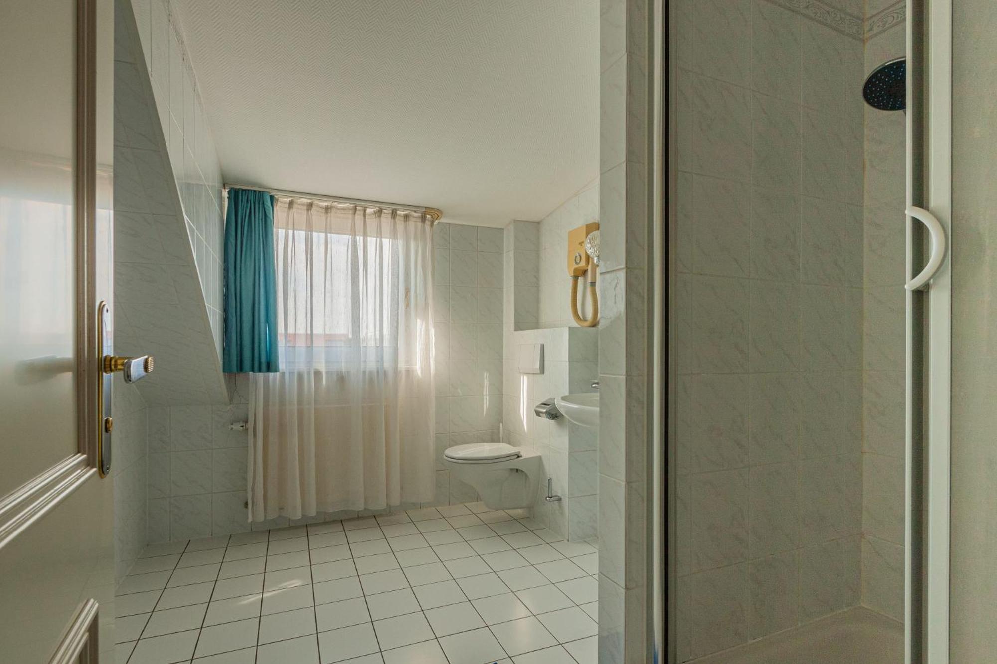 Pension Fuer Monteure In Dresden, Zimmer Mit Eigenem Bad Und Grosser Gemeinschaftskueche Extérieur photo
